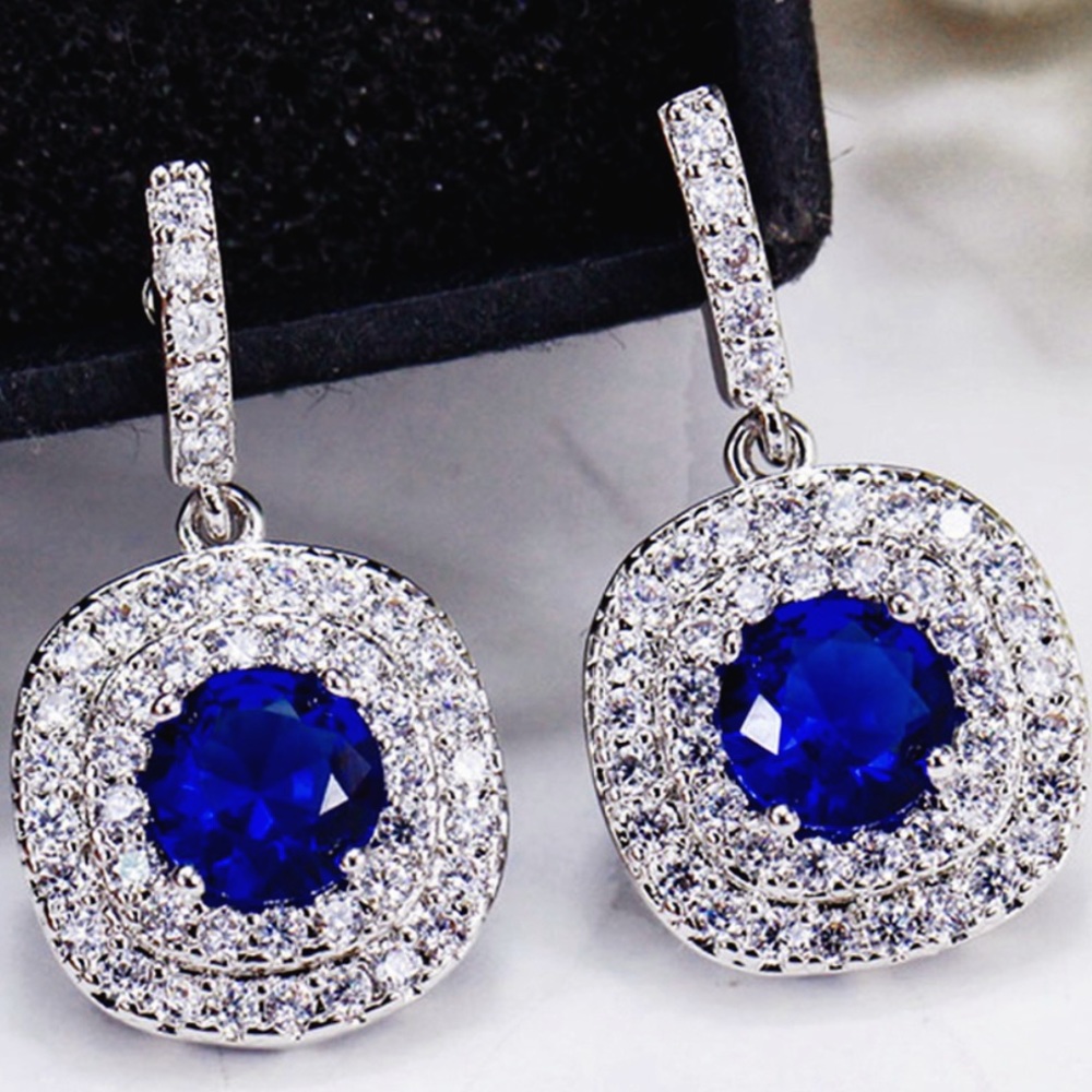 NWT Meghan Markle Inspired Blue Sapphire & Diamond Simulant Dangle Drop Earrings - Picture 2 of 7